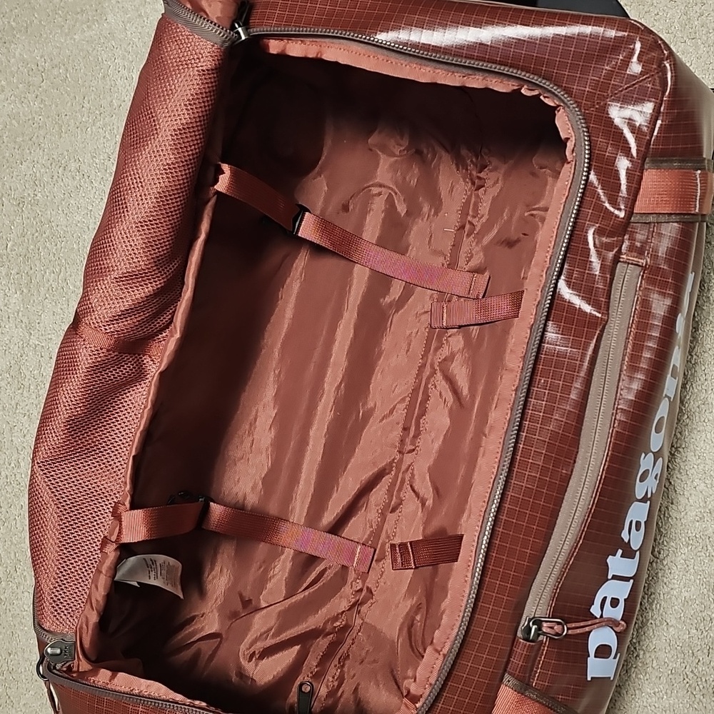 Patagonia Black Hole Wheeled Duffel 40L - Picture 2 of 6
